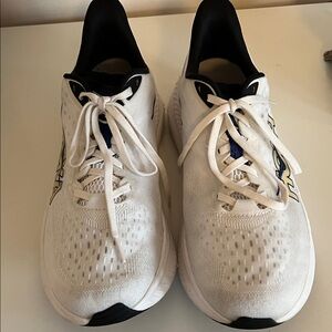 Hoka mens Mach 6 size 11.5 D